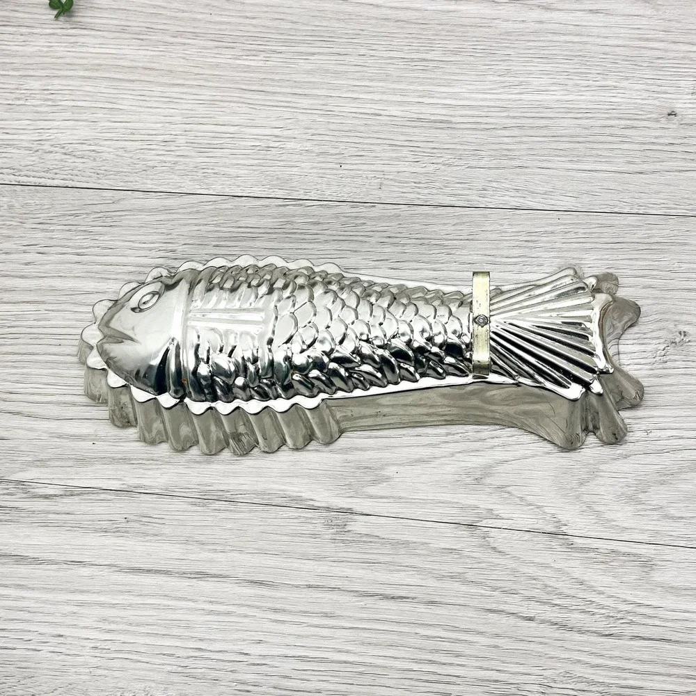 Vintage Tin Fish Mold:‎ Coastal Wall Decor (11 inches)